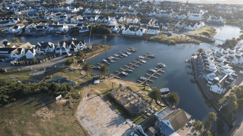 Embrace the St Francis Lifestyle. Discover Quays Townhouses