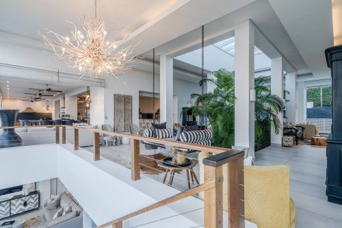 White House Boutique Villa – Luxury Oceanfront Escape in Salt Rock