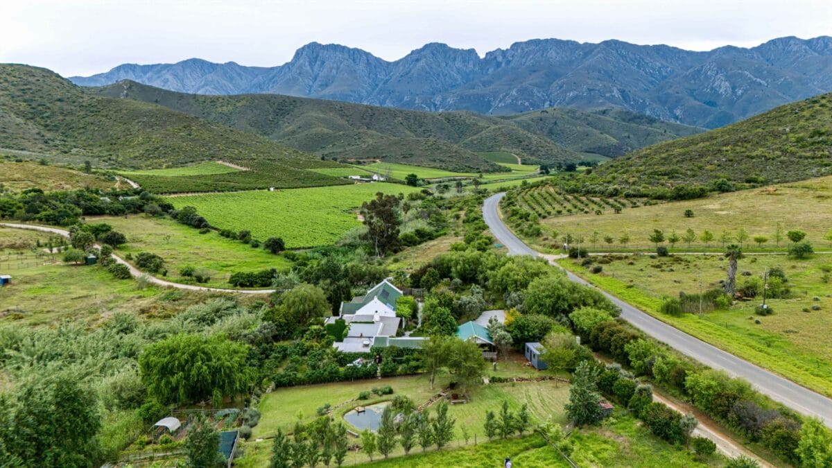Featured image for A Charming Country Retreat in Robertson