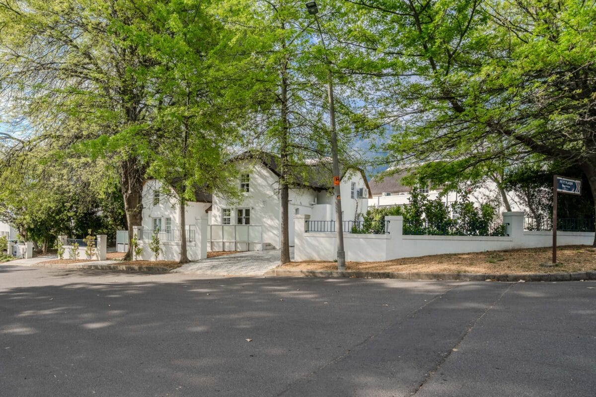 Featured image for Dual-Villa Investment Opportunity in the Heart of Franschhoek